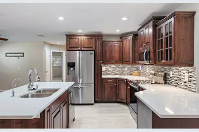 5080 Oaklawn Lane, Saint Petersburg, FL 33708 - Photo 7