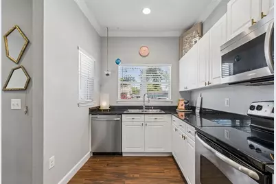 5307 Point Pleasant Lane, Tampa, FL 33611 - Photo 5