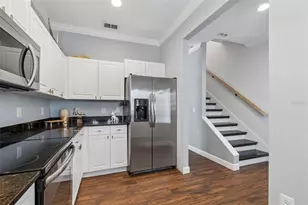 5307 Point Pleasant Ln, Tampa, FL 33611 - Photo 7