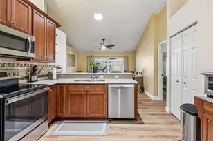 11029 Streamside Dr, Tampa, FL 33624 - Photo 15