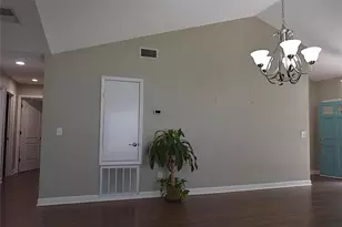 2009 Branch Tree Ln, Brandon, FL 33511 - Photo 9