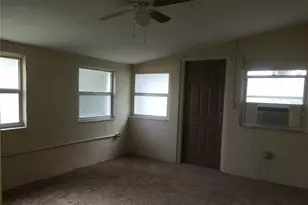 5853 Pine St, New Port Richey, FL 34652 - Photo 15