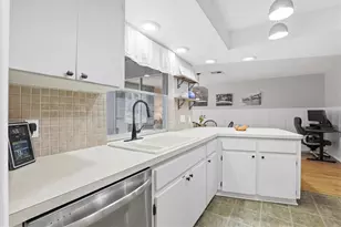 1143 Lancer Ln, Tarpon Springs, FL 34689 - Photo 9