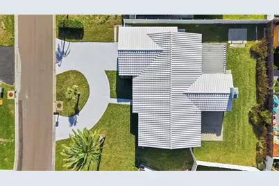 11441 47th Avenue N, Saint Petersburg, FL 33708 - Photo 3