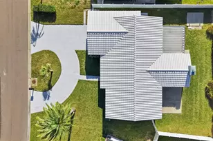 11441 47th Ave N, Saint Petersburg, FL 33708 - Photo 3