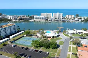 10215 Regal Dr, Largo, FL 33774 - Photo 17