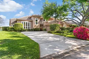 4731 Coconut Palm Cir NE, Saint Petersburg, FL 33703 - Photo 3