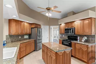 4731 Coconut Palm Cir NE, Saint Petersburg, FL 33703 - Photo 13