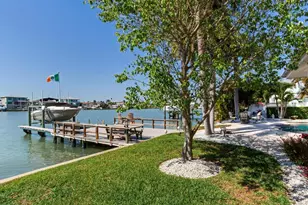 31 N Pine Cir, Belleair, FL 33756 - Photo 61
