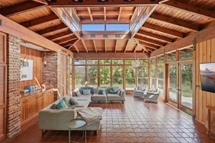 1239 43rd Ave N, Saint Petersburg, FL 33703 - Photo 3