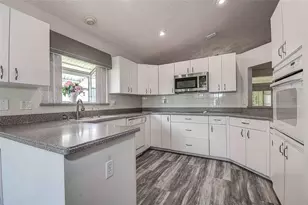 1020 Trafalgar Dr, New Port Richey, FL 34655 - Photo 7