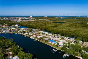 9298 Sun Isle Dr NE, Saint Petersburg, FL 33702 - Photo 11