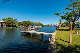 9298 Sun Isle Dr NE, Saint Petersburg, FL 33702 - Photo 29