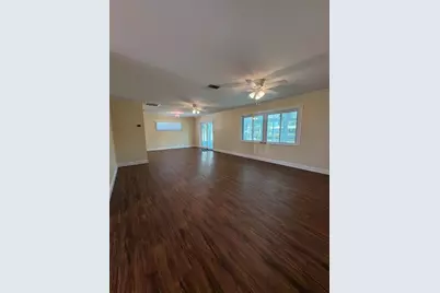8434 Boxwood Drive, Tampa, FL 33615 - Photo 5