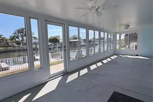 8434 Boxwood Dr, Tampa, FL 33615 - Photo 15