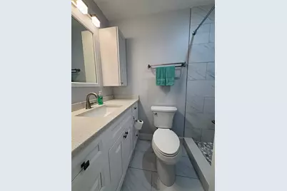 8434 Boxwood Drive, Tampa, FL 33615 - Photo 13