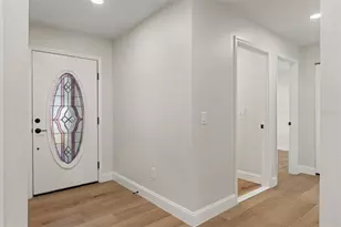 10221 N Woodmere Rd, Tampa, FL 33617 - Photo 7