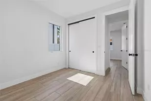 1810 W Erna Dr, Tampa, FL 33603 - Photo 23