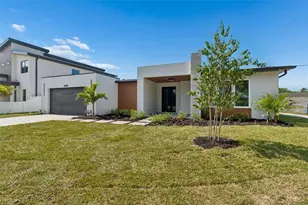 1810 W Erna Dr, Tampa, FL 33603 - Photo 3