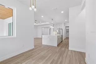 1810 W Erna Dr, Tampa, FL 33603 - Photo 21
