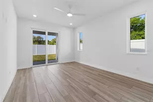 1810 W Erna Dr, Tampa, FL 33603 - Photo 39