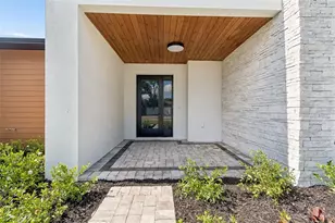 1810 W Erna Dr, Tampa, FL 33603 - Photo 5