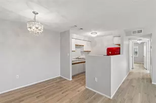 4335 Aegean Dr, Tampa, FL 33611 - Photo 9