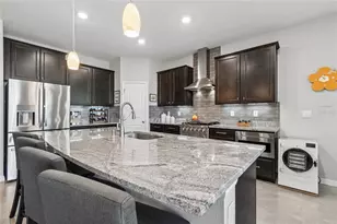 9845 Shoreline Vw Wy, Wesley Chapel, FL 33545 - Photo 5