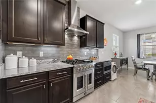 9845 Shoreline Vw Wy, Wesley Chapel, FL 33545 - Photo 3