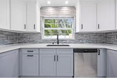 1817 Oregon Avenue NE, Saint Petersburg, FL 33703 - Photo 13