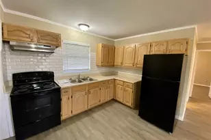 38313 Tucker Rd, Zephyrhills, FL 33542 - Photo 13