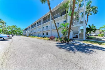 4920 38th Way S #210, Saint Petersburg, FL 33711 - Photo 3
