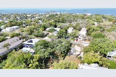 290 Orange Street, Palm Harbor, FL 34683 - Photo 15