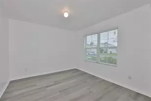 5461 Magdalene Wy, Zephyrhills, FL 33541 - Photo 7