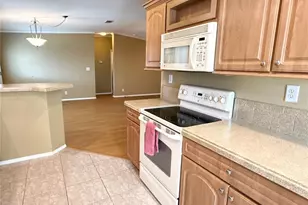 6817 Mt Pleasant Rd NE, Saint Petersburg, FL 33702 - Photo 9