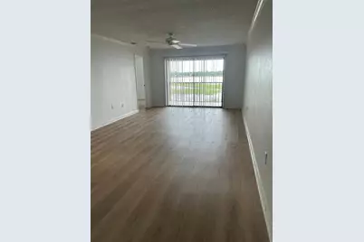 10125 Sailwinds Boulevard N #203, Largo, FL 33773 - Photo 9