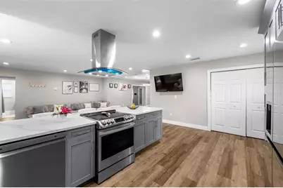 3301 W Ballast Point Boulevard, Tampa, FL 33611 - Photo 9