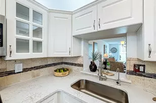 7425 Bay Island Dr S, South Pasadena, FL 33707 - Photo 7