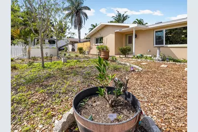 2086 Lakewood Drive, Clearwater, FL 33763 - Photo 23