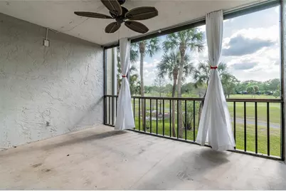 13618 Greenfield #305, Tampa, FL 33618 - Photo 9