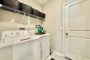 7309 Canterbury Bells Ct, Tampa, FL 33619 - Photo 29