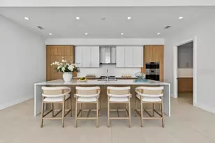 275 1st Ave S, Saint Petersburg, FL 33701 - Photo 3