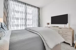 301 1st St S, Saint Petersburg, FL 33701 - Photo 59