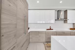 301 1st St S, Saint Petersburg, FL 33701 - Photo 23