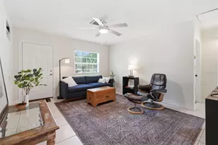 8346 42nd Ave N, Saint Petersburg, FL 33709 - Photo 9
