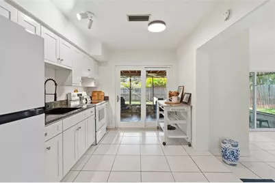 8346 42nd Avenue N, Saint Petersburg, FL 33709 - Photo 5