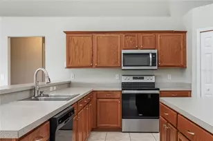 679 Cotulla Dr, Kissimmee, FL 34758 - Photo 3