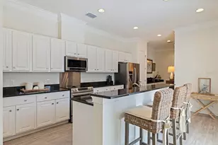 125 Commonwealth Ct N, Saint Petersburg, FL 33716 - Photo 13