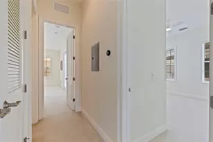 125 Commonwealth Ct N, Saint Petersburg, FL 33716 - Photo 37