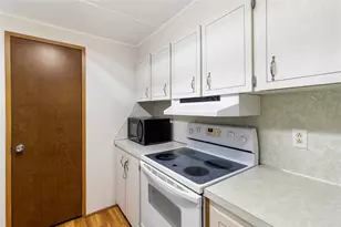 4550 Olive Dr, Zephyrhills, FL 33542 - Photo 13